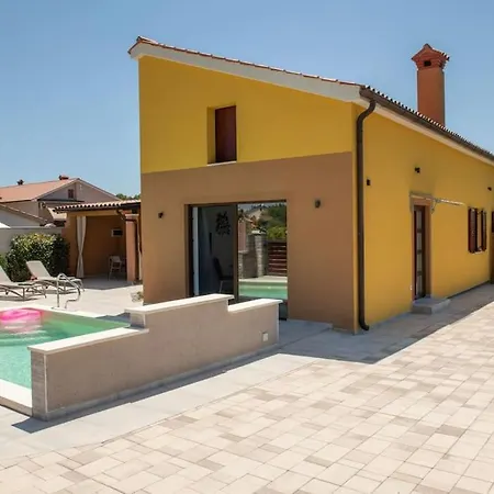 Vilo With Heated Pool In Istria * Marcana